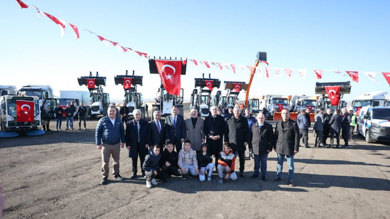 SİNCAN BELEDİYESİ 69 YENİ ARAÇLA FİLOSUNUN GÜCÜNE GÜÇ KATTI