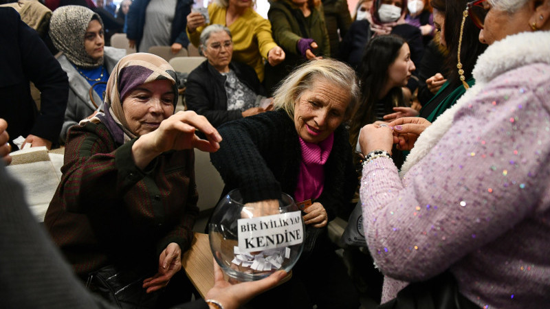  “SEVMEYE KENDİNİZDEN BAŞLAYIN”