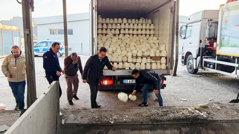 Yenimahalle’de 9 Ton Bozuk Peynir Ele Geçirildi