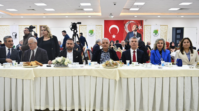 Mamak’a Hizmet Edenler İftar yemeğinde Bir Araya Geldi