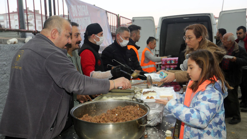Demetevler sakinleri mahalle iftarında buluştu