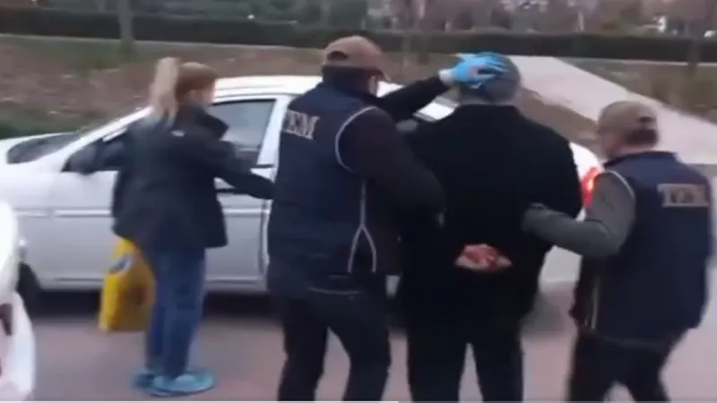 27 ilde FETÖ operasyonu: 73 gözaltı!