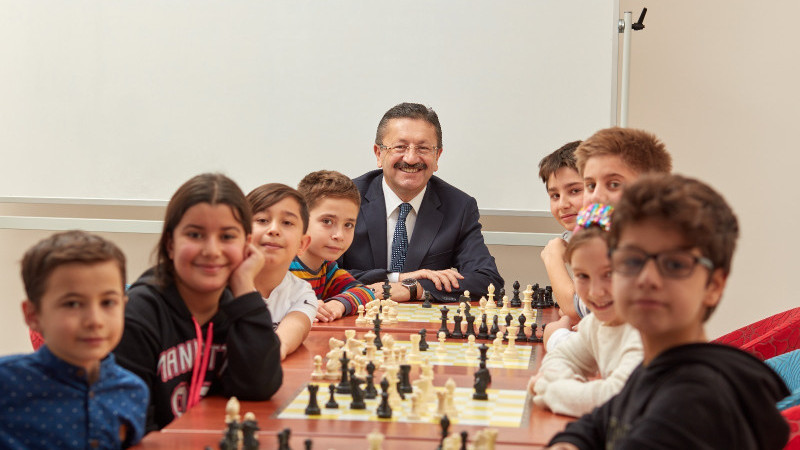 HAYDİ GENÇLER, YAZ OKULUNA!