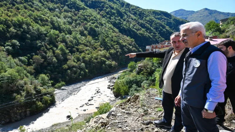 Bakan Uraloğlu Artvin'de... Sel ve heyelan hasarlarını inceledi
